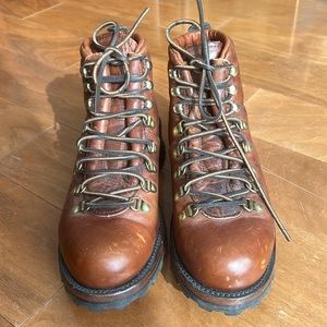 Cognac leather Fry lace up boots mens 9M. New never worn. Earl Hiker style